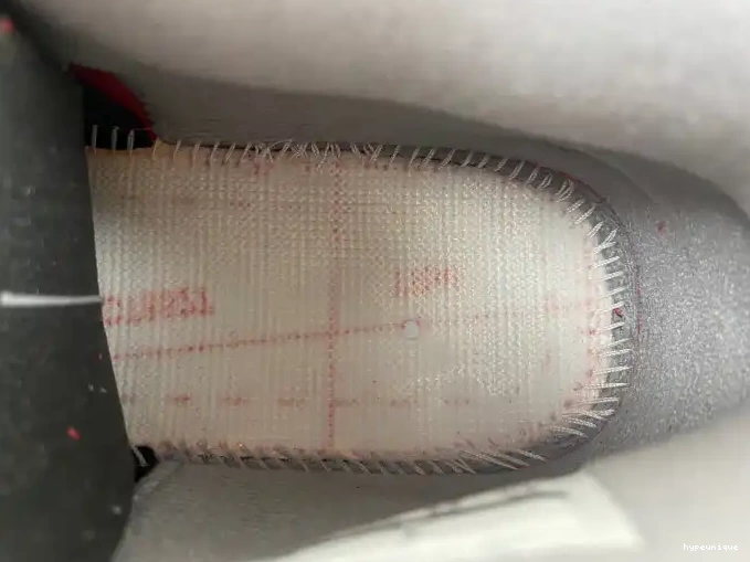 HYPE Toro 308497-603 Retro Jordan 4 Bravo 0423